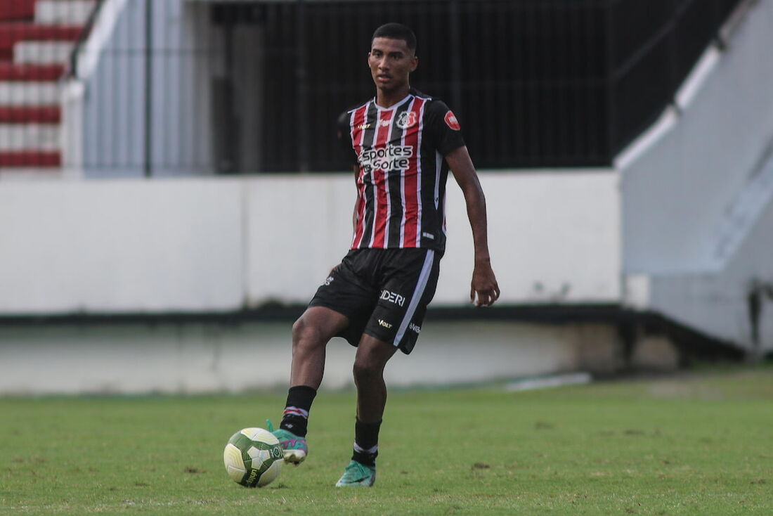 Richardson, volante do Santa Cruz sub-20