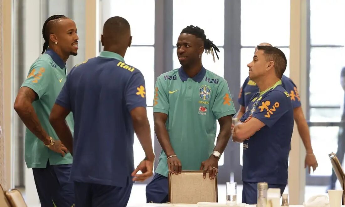 Jogadores da seleção brasileira se apresentaram na tarde desta quarta-feira (5)