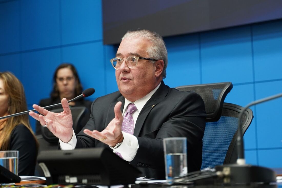 Substitutivo ao PLP 12/2024 prevê limite de 30% na taxa dos aplicativos de transporte