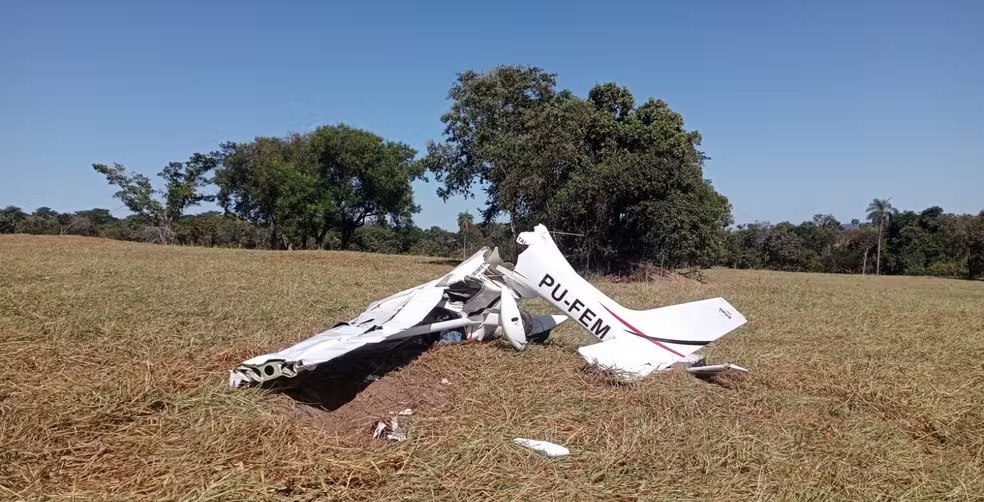 Queda de avião deixou duas pessoas mortas 