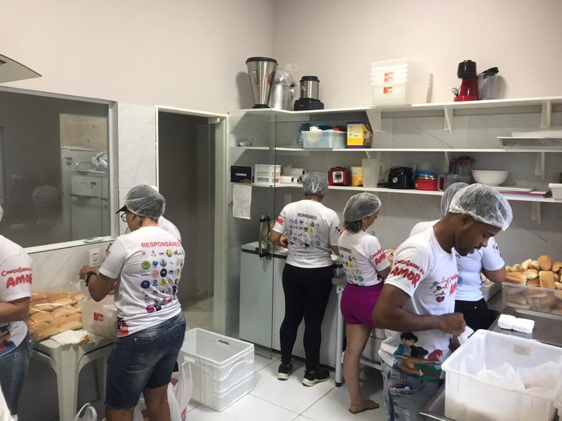 Projeto realiza a distribuição de alimentos na capital pernambucana