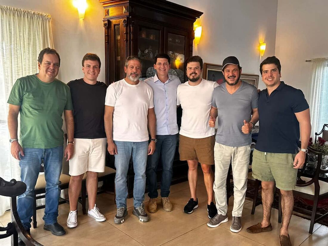 Arthur Lira visita São João de Petrolina acompanhado de Simão e dos Coelhos