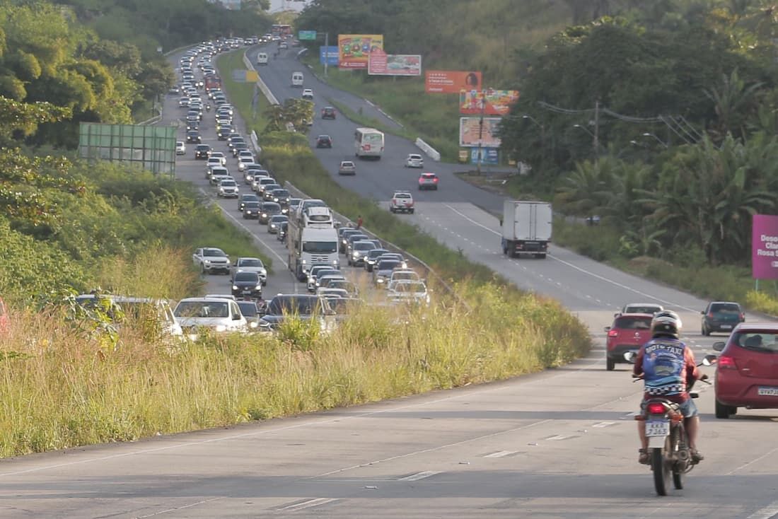 A volta para casa do feriado tem pontos de retenção 