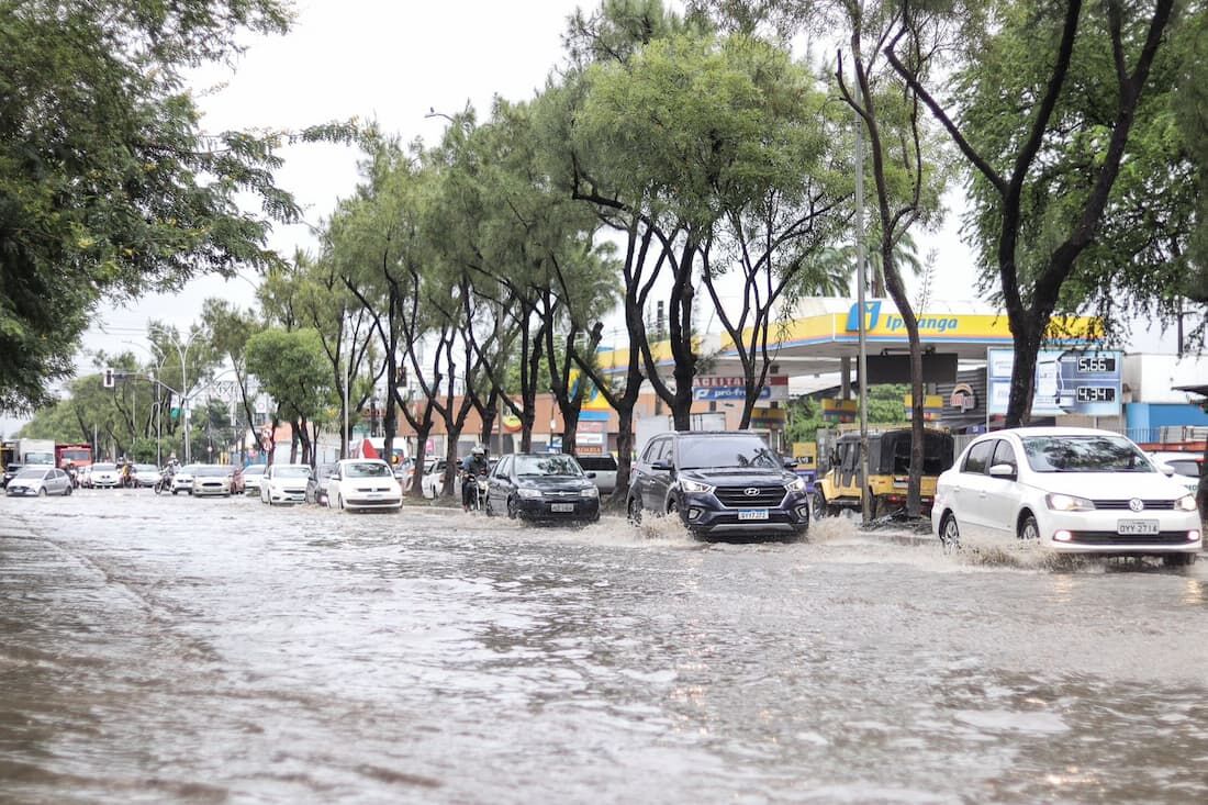 Chuvas no Recife: Avenida Engenheiro Abdias de Carvalho