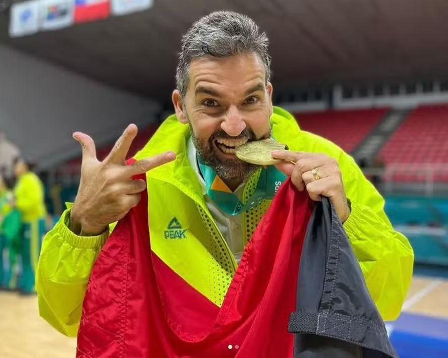 Diego Falcão foi demitido da seleção feminina de basquete após postagens contra o aborto dinamitarem o ambiente interno 