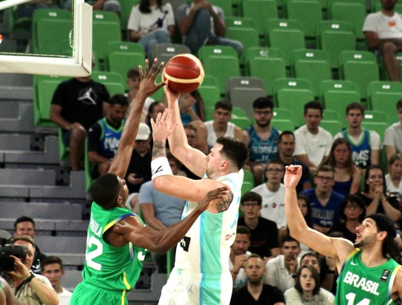 Brasil não conseguiu parar Luka Doncic no amistoso preparatório para o Pré-Olímpico