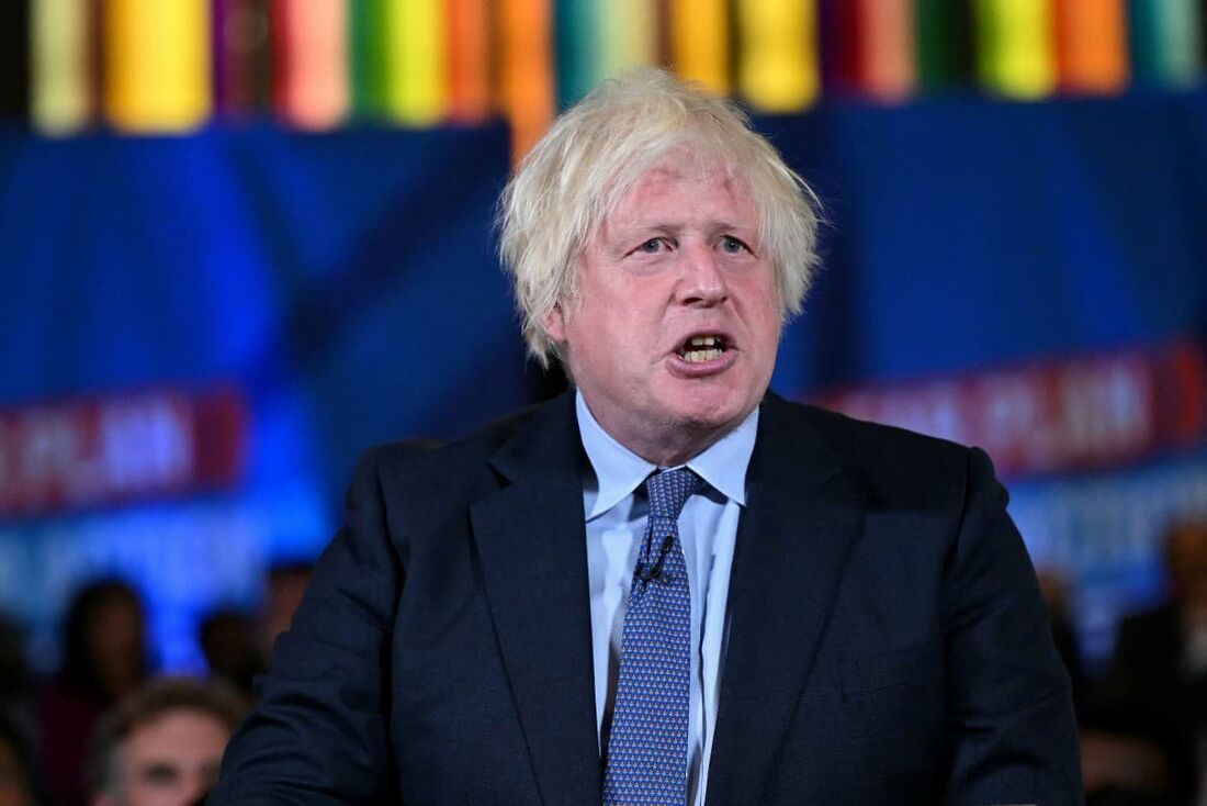 O ex-primeiro-ministro britânico Boris Johnson discursa para apoiadores do Partido Conservador no Museu do Exército Nacional em Londres