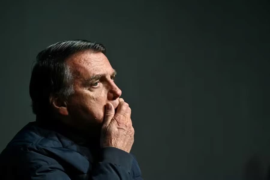 Bolsonaro - passaporte do ex-presidente foi apreendido em fevereiro deste ano durante uma operação da Polícia Federal no inquérito que apura uma tentativa de golpe de Estado