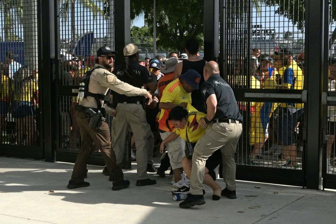 Torcedores foram presos antes da final da Copa América, em Miami, no último domingo (14)