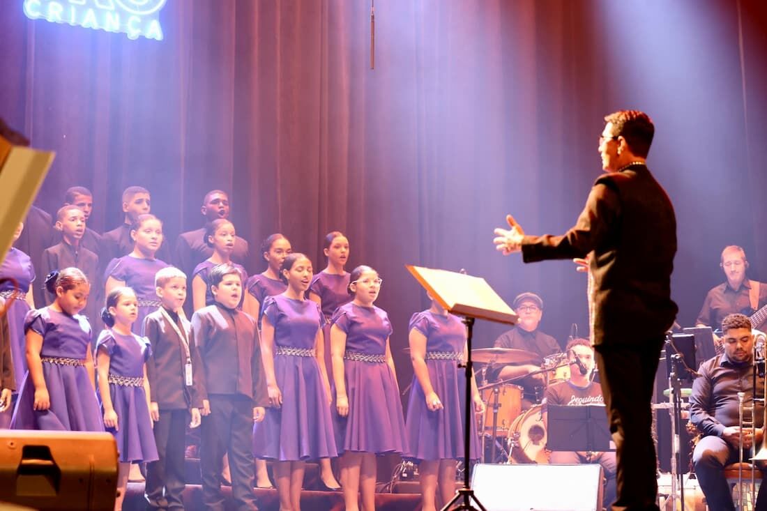 Coral do Movimento Pró-Criança se apresenta no Teatro do Parque