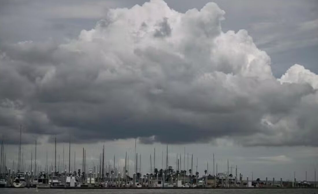 Estado americano do Texas se prepara para a chegada da tempestade tropical Beryl 