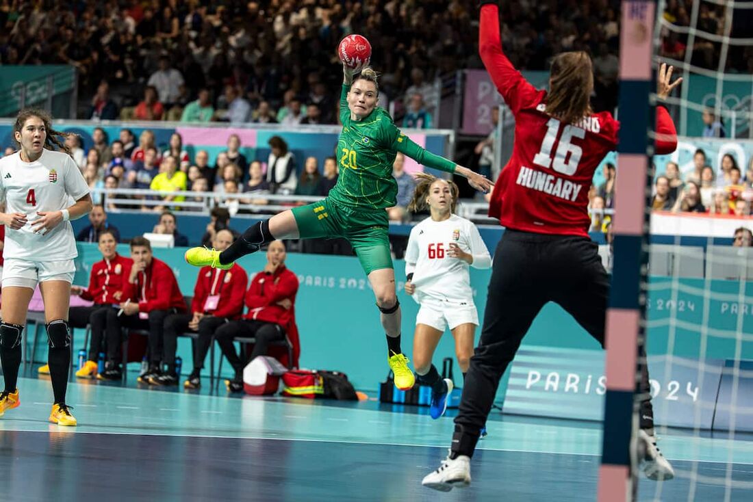 Larissa Araújo é mais um desfalque da seleção brasileira de handebol 