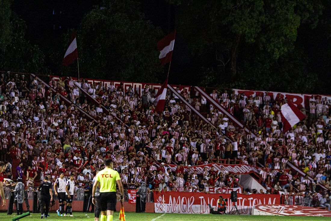 Torcida do Náutico, nos Aflitos 