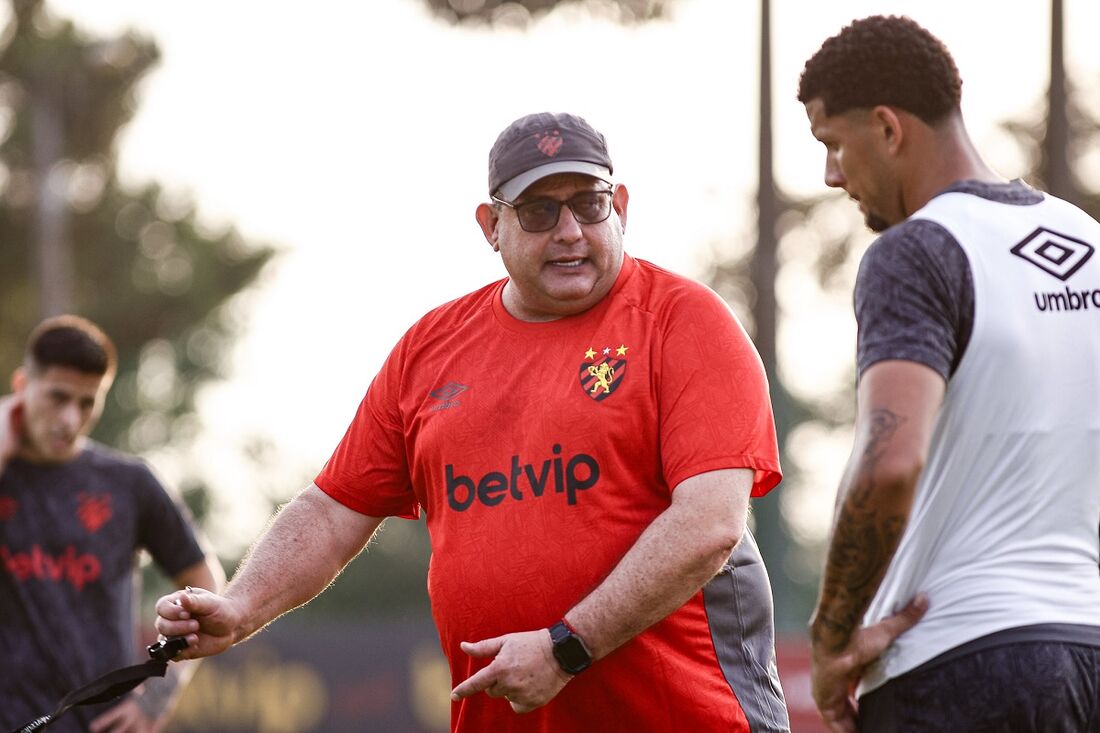 Guto Ferreira, técnico do Sport