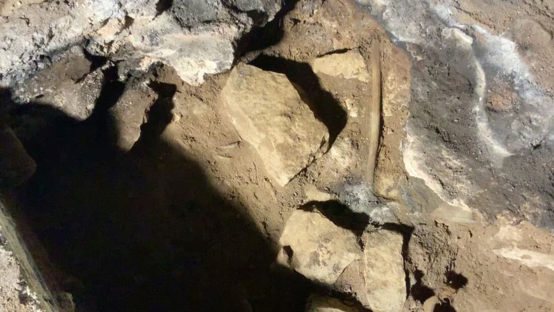 caverna na Austrália onde arqueólogos descobriram vestígios de um ritual de 12.000 anos que foi transmitido por mais de 500 gerações entre os aborígenes australianos