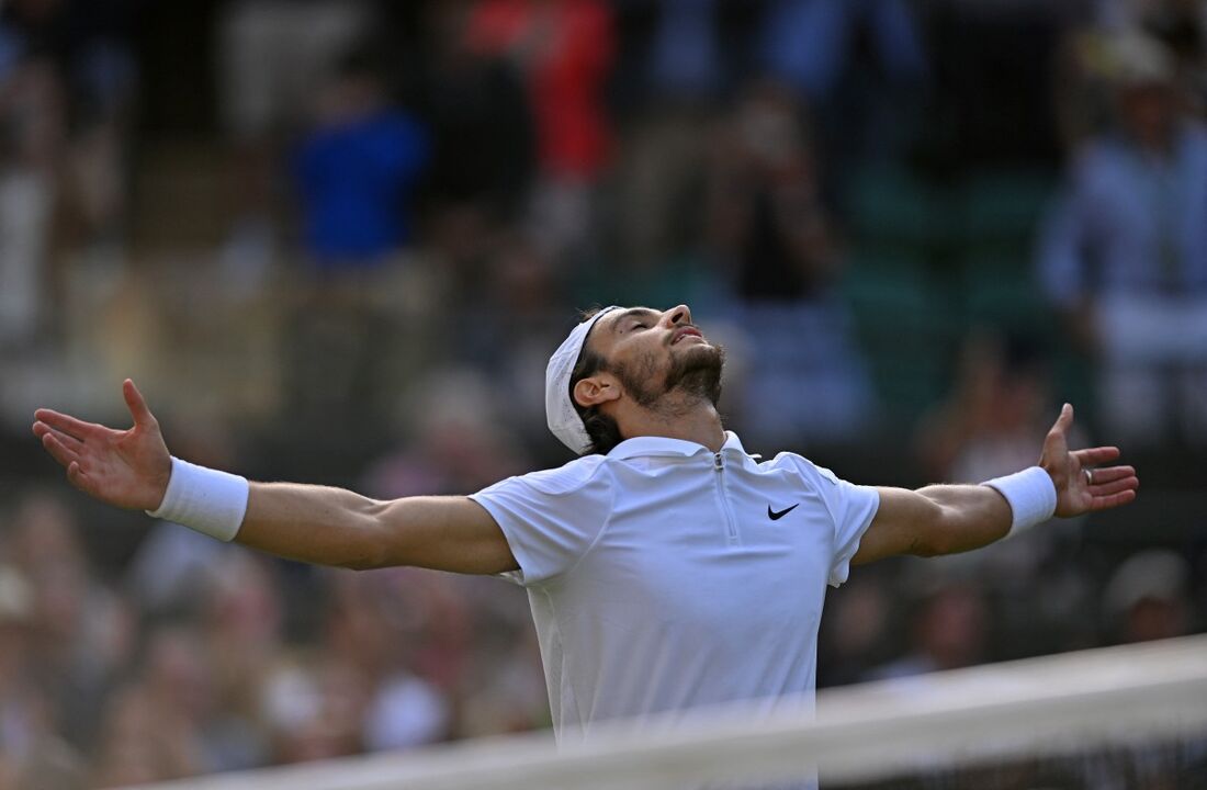 Lorenzo Musetti se classifica para a semifinal em Wimbledon