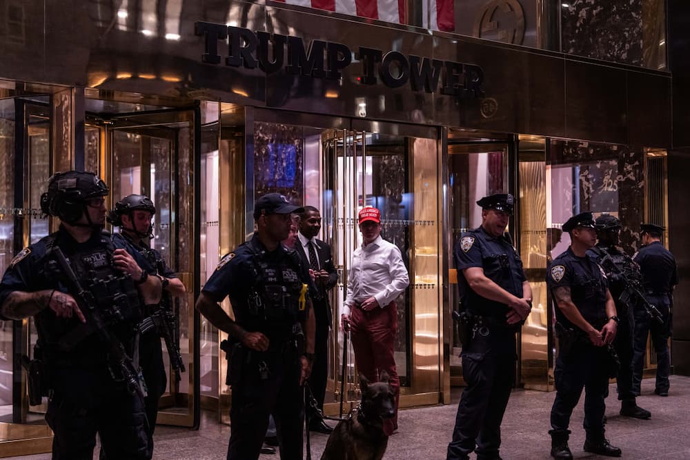 Trump Tower tem policiamento e apoiadores do ex-presidente 