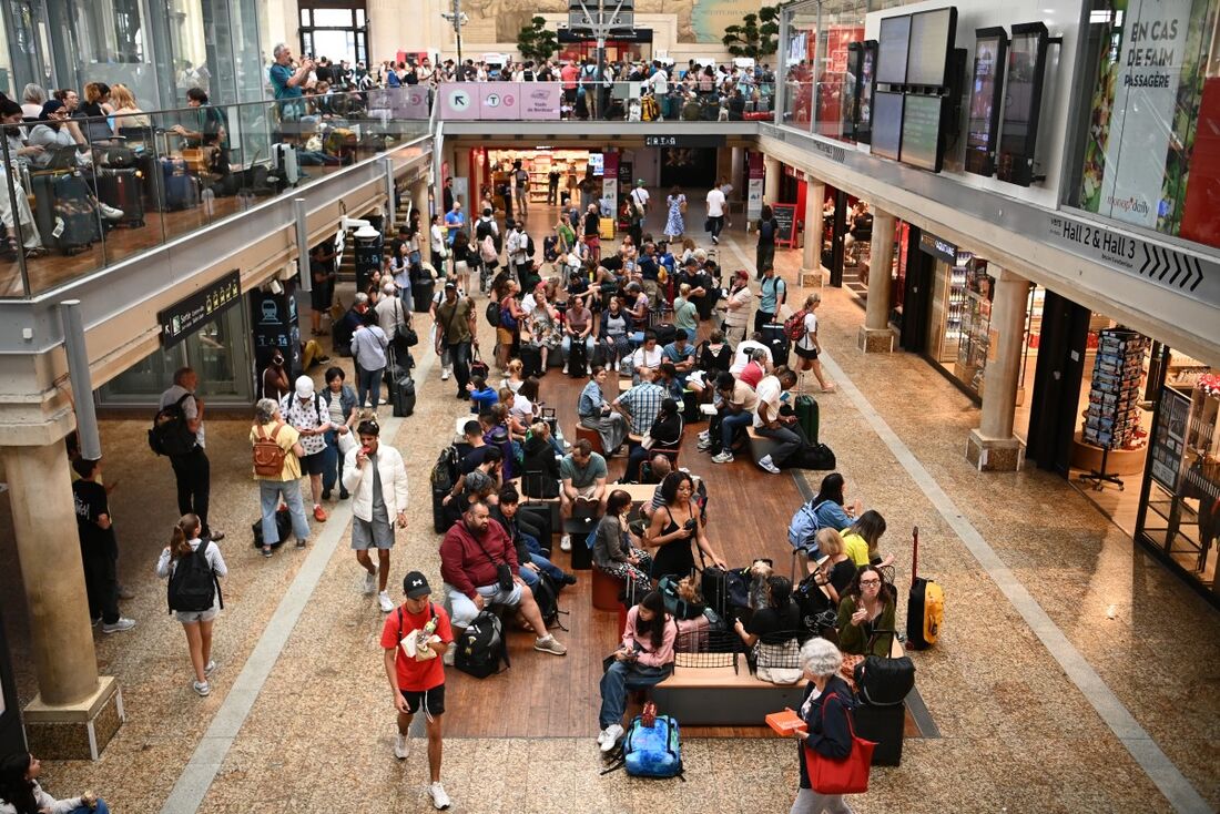 Ataques paralisam rede ferroviária na França horas antes da cerimônia de abertura da Olimpíada