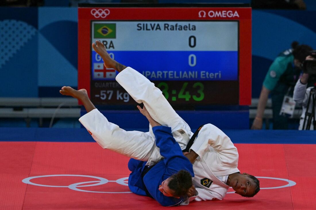 Rafaela Silva está nas semifinais do judô em Paris