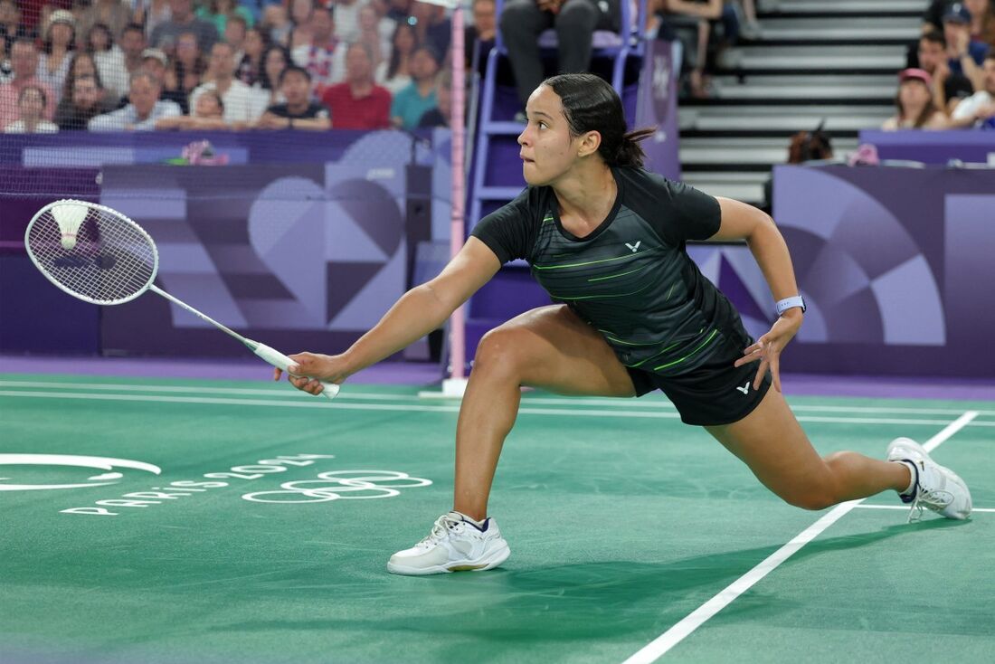 Juliana Vieira vence no badminton feminino