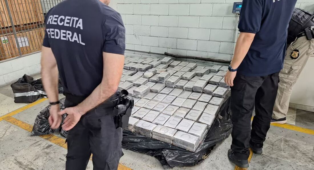 Receita interceptou um total de 380 kg de cocaína em um de dois contêineres de um carregamento de 42 toneladas de café 