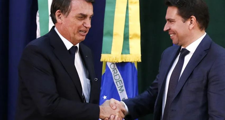 O presidente Jair Bolsonaro e o delegado da Polícia Federal Alexandre Ramagem