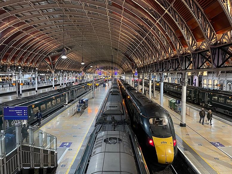 Trens na estação de Paddington, uma das mais movimentadas da Grã-Bretanha