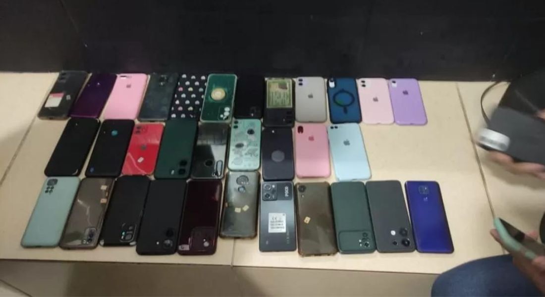 Mais de 30 celulares estavam com as suspeitas 