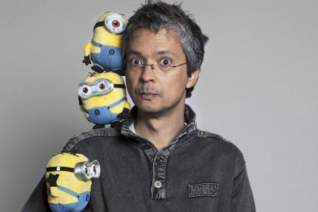 Pierre Coffin começou improvisando alguns diálogos sem sentido em tom agudo para os personagens dos Minions