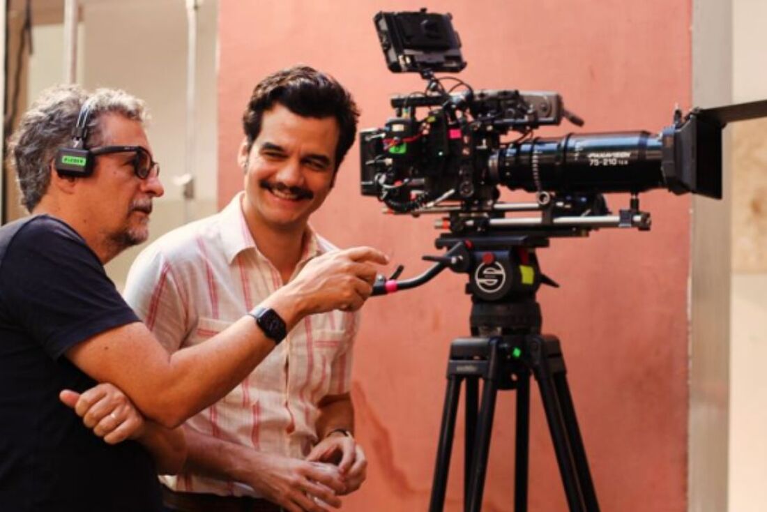 Wagner Moura, protagonista da história, ao lado do diretor Kleber Mendonça Filho