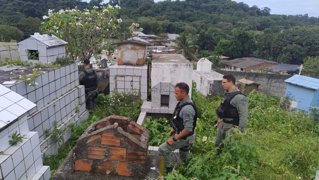 Traficantes foram localizados nessa quinta-feira (4), no Cemitério de Paulista