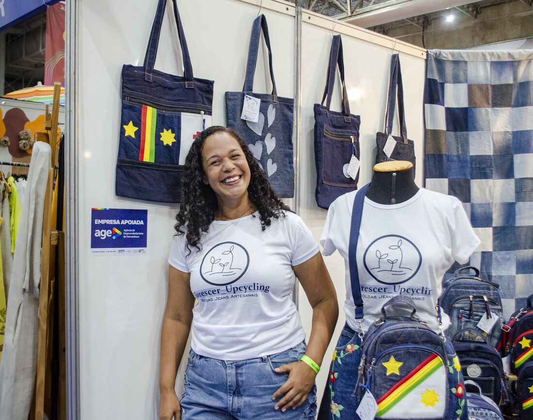 Edna Pessoa da Florescer Upcycling, beneficiada pela linha de crédito da Agência de Empreendedorismo de Pernambuco.