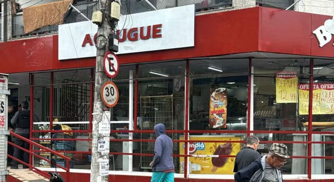 Proprietário de açougue é preso com meia tonelada de carne vencida no Terreirão