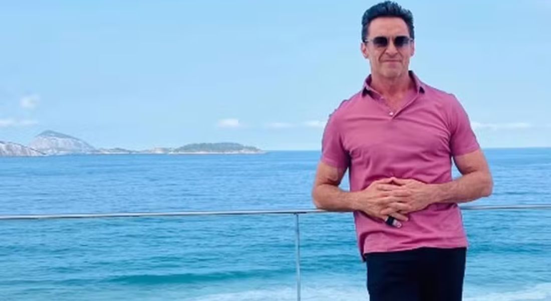 Hugh Jackman posa no Hotel Fasano, em Ipanema