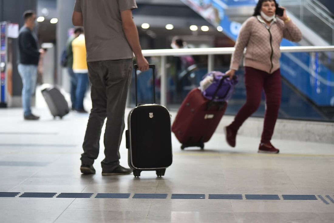 Passageiros devem ter atenção com seus pertences no momento de viajar