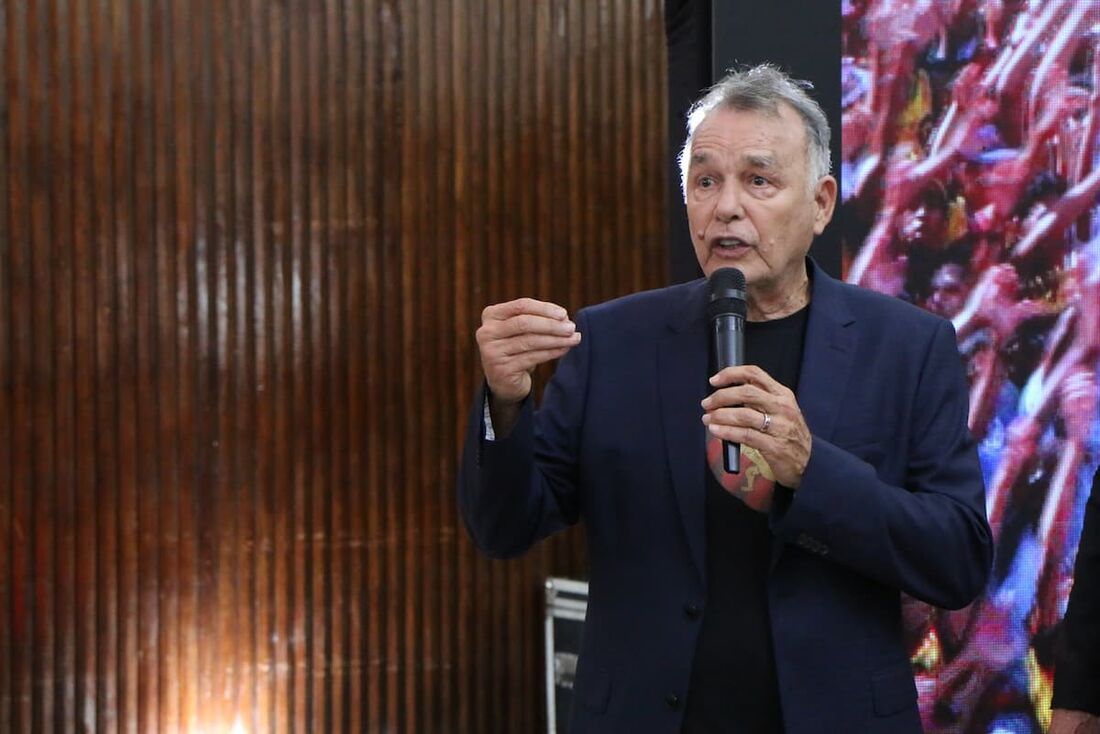 Homero Lacerda, ex-presidente do Sport, durante lançamento do seu livro "Coração de Leão", na Ilha do Retiro