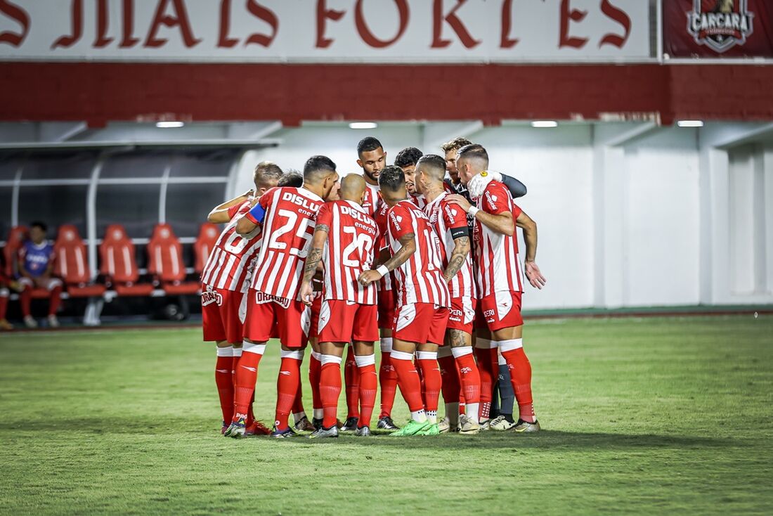 Náutico em jogo contra a Tombense