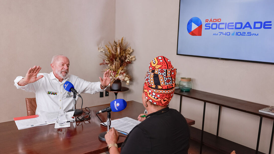 Presidente Lula durante entrevista à Rádio Sociedade
