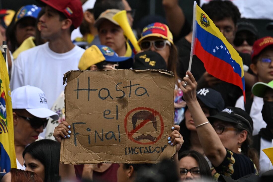 Protestos contra a reeleição de Nicolas Maduro na Venezuela. 