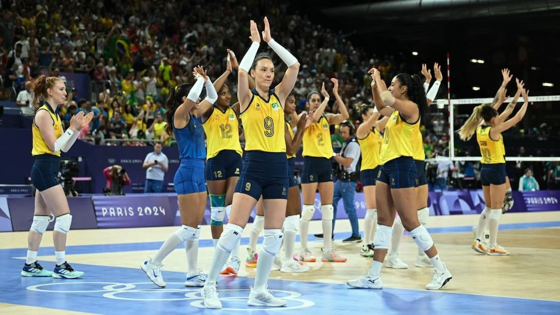 Roberta celebra vitória do Brasil na estreia do vôlei, mas descarta favoritismo nas Olimpíadas de Paris 2024