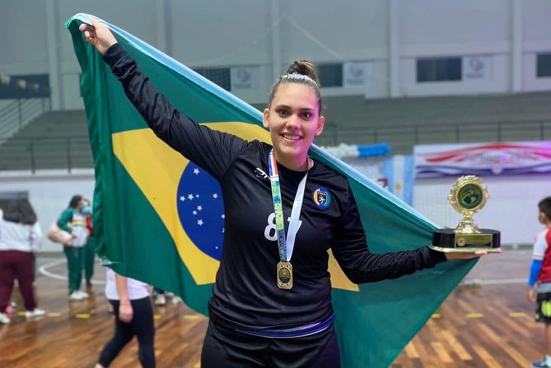 Renata Arruda, goleira de handebol da seleção brasileira 