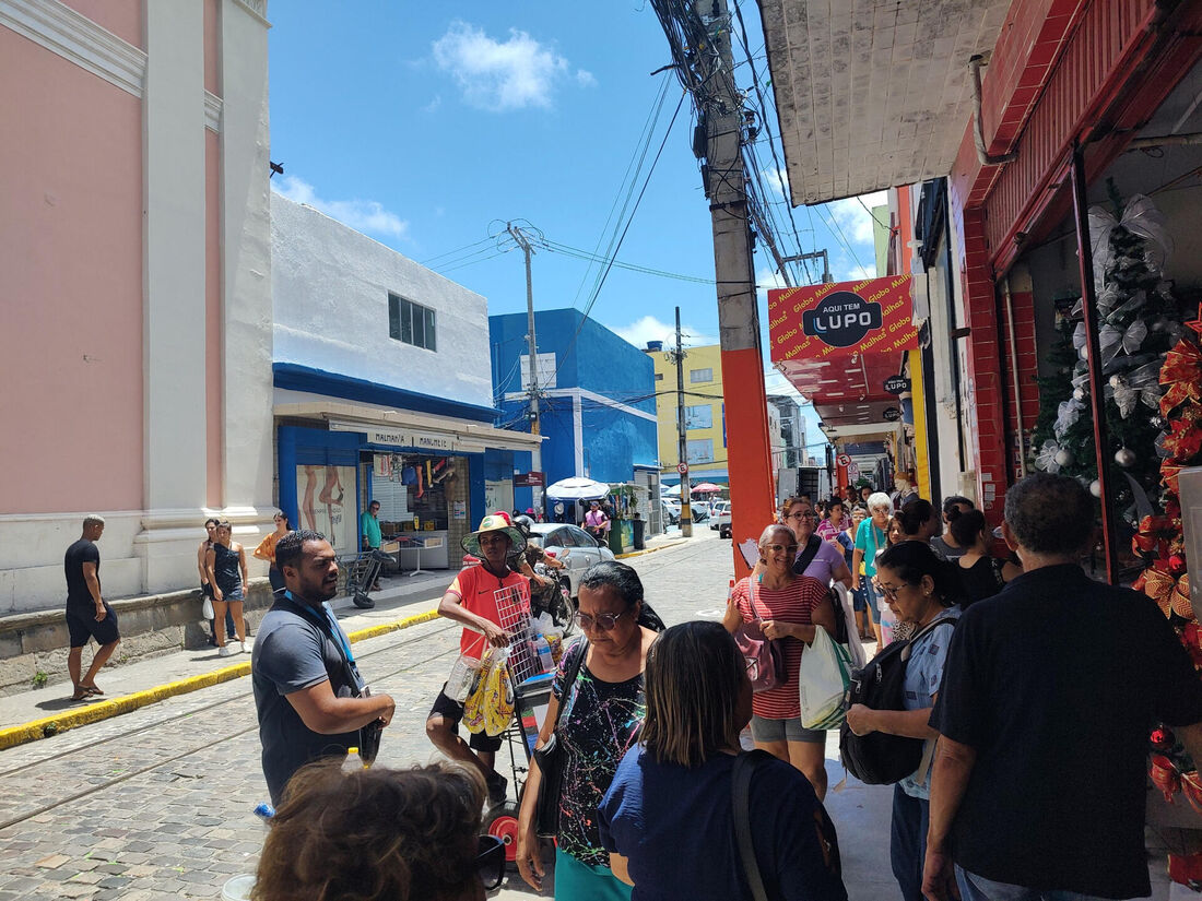 Comercio no Recife funciona a partir desta terça (16) também nos feriados