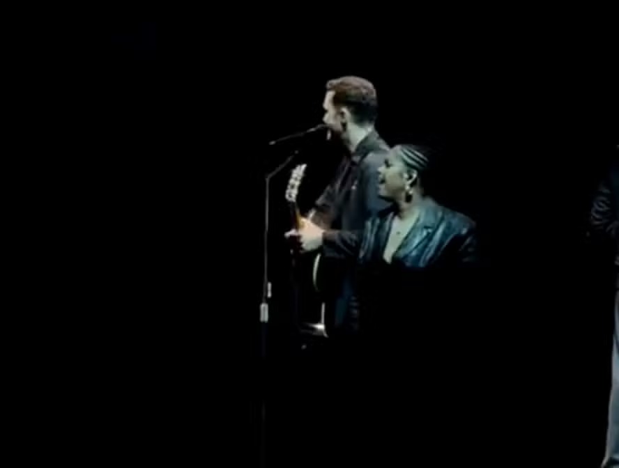 Justin Timberlake faz piada sobre a própria prisão durante show em Boston 