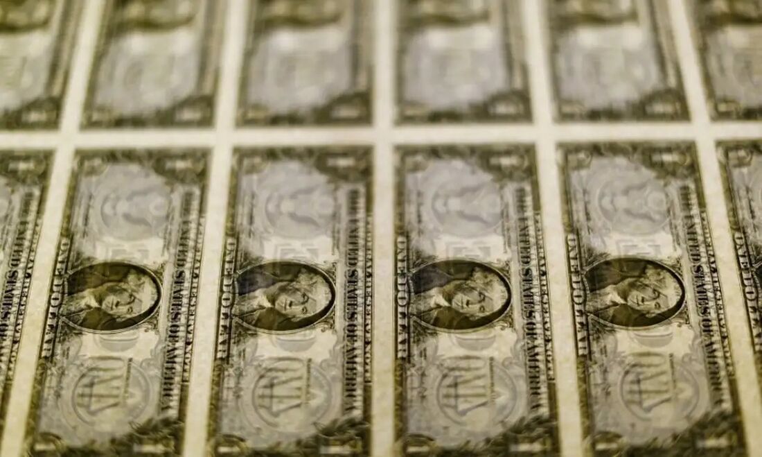 O dólar acumula alta de 16,8% em 2024