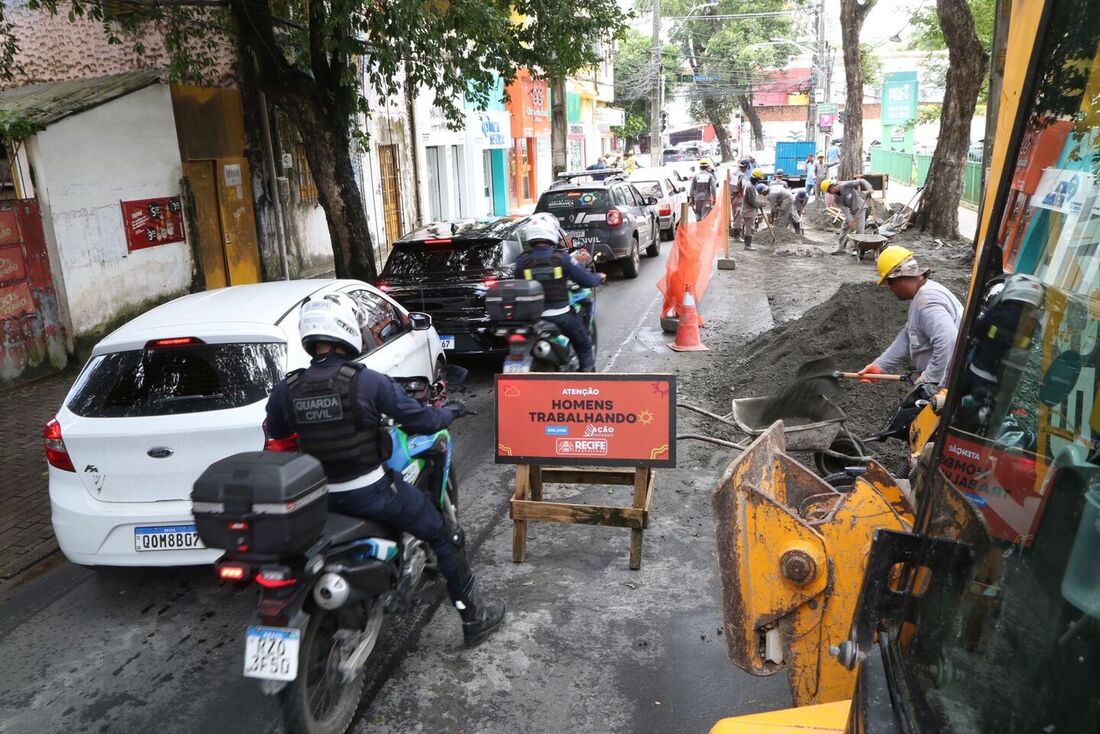 Interdição no trânsito na av. Manoel Borba