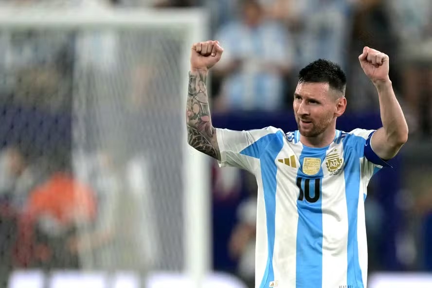 Messi retorna à Argentina para encarar Venezuela