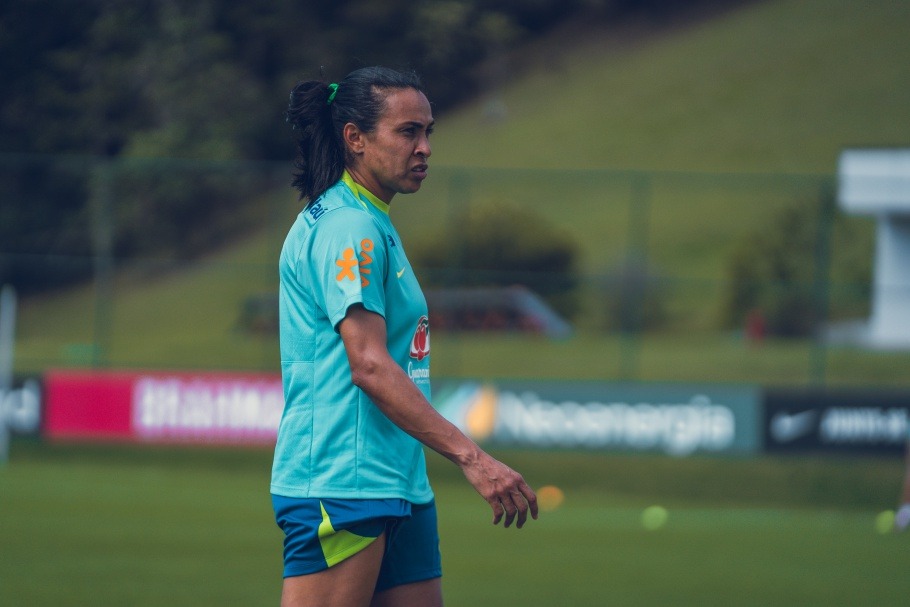 Rainha Marta durante treino que antecede os Jogos de Paris