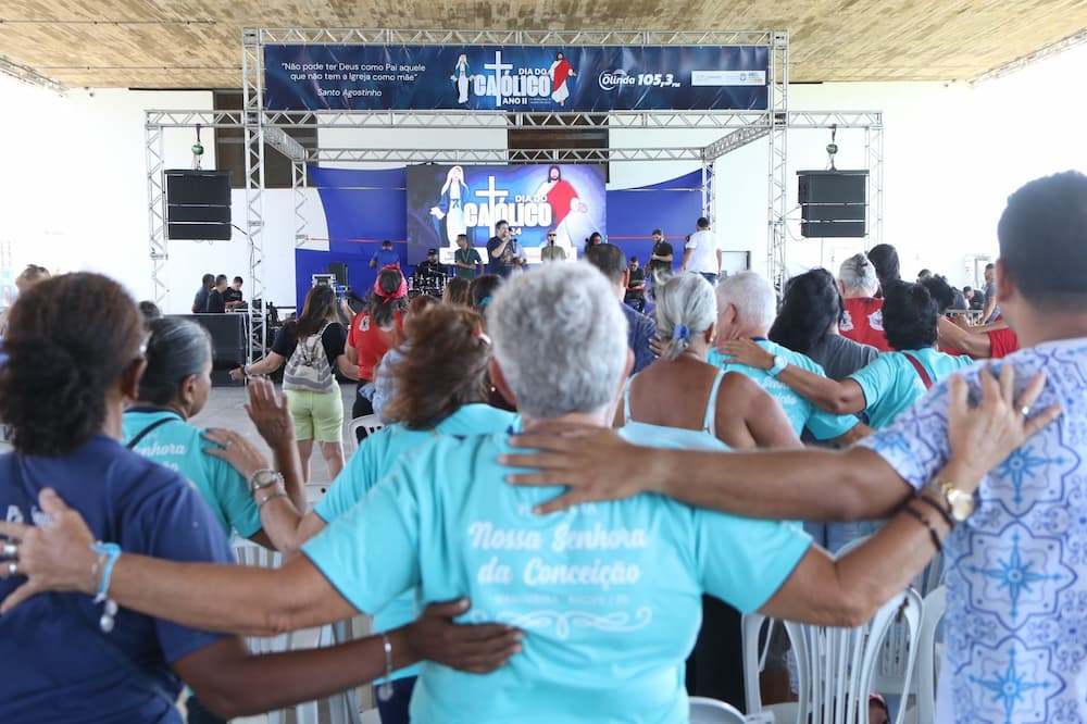 Evento no Cais do Sertão celebrou o Dia do Católico