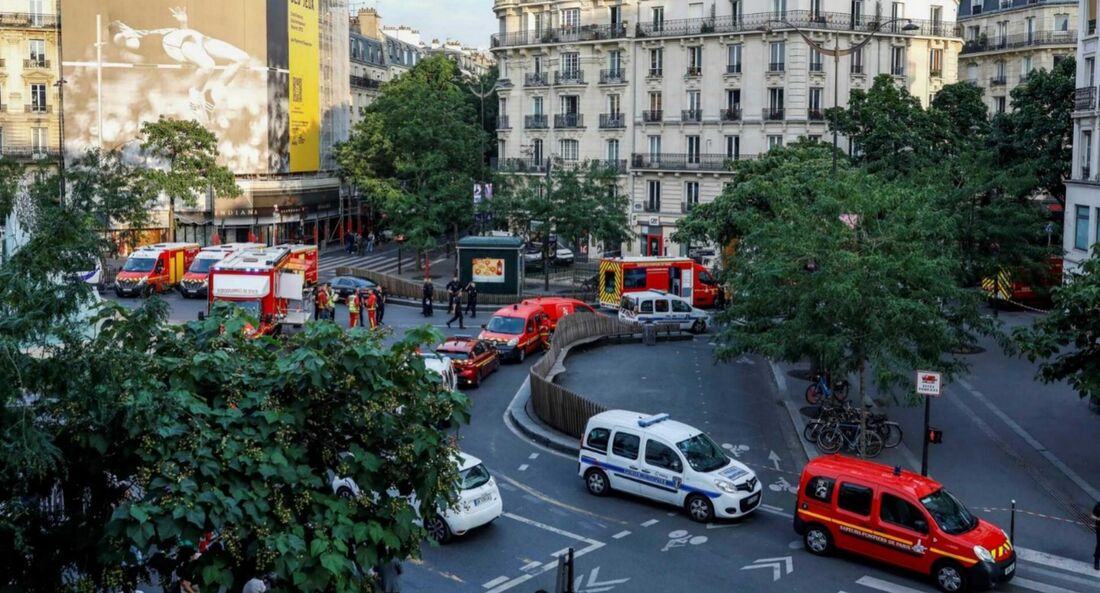 Ao menos uma pessoa morreu e três ficaram gravemente feridas em Paris. 