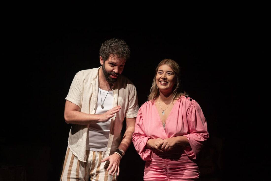 Atores Stephan Levita e  Rafaela Quintino